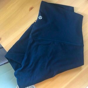 lululemon align crop size 6 true navy